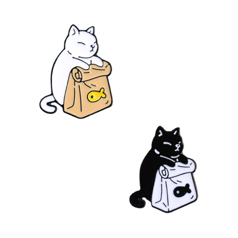Food Snacks That Are Black - Sevimli Siyah Beyaz Kedi Hayvan Rozeti
